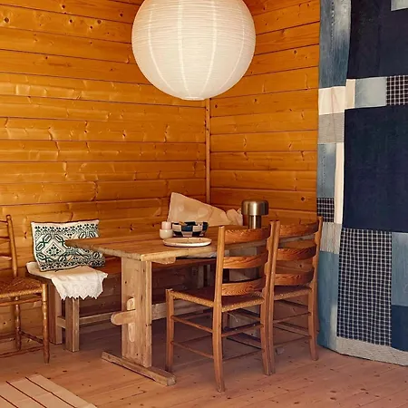 Traehytte Mellem Naletraeerne Ved Sonnerup Skov Vakantiehuis Lumsås